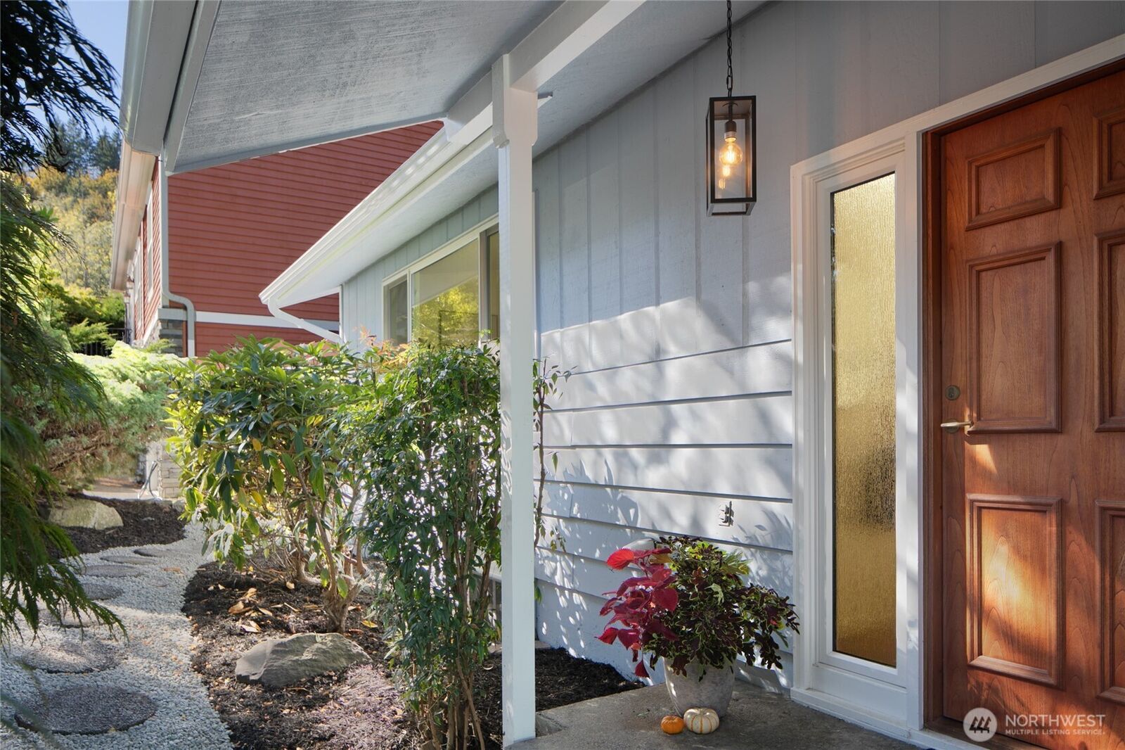 Property Photo:  2806 NE 177th Place  WA 98155 