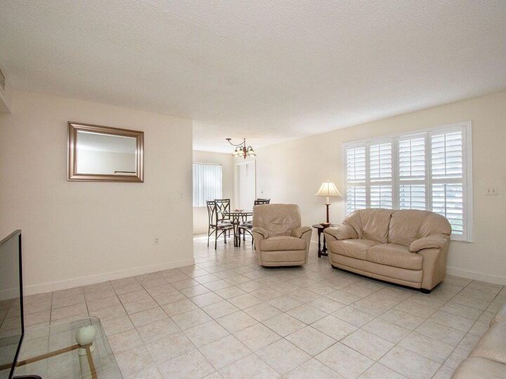 Property Photo: 2800 Indian River Boulevard 1 FL 32960
