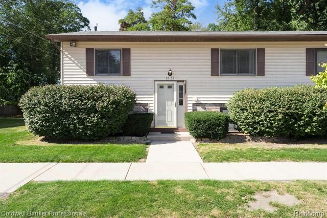 38122 Hixford Place  Westland MI 48185 photo