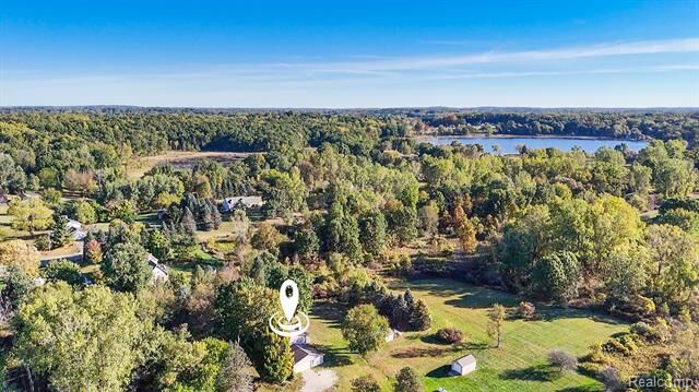 Property Photo:  1815 S Hadley Road  MI 48462 