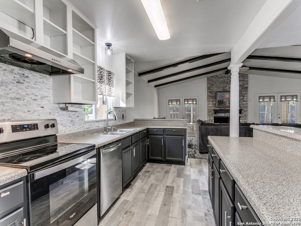 Property Photo: 4023 Barrington St TX 78217