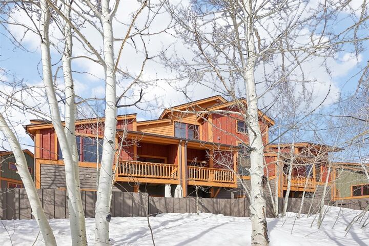Property Photo:  0050 County Road 1293 B  CO 80498 