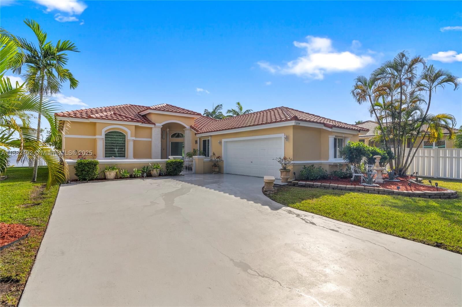 Property Photo:  2339 NW 195th Ave 2339  FL 33029 