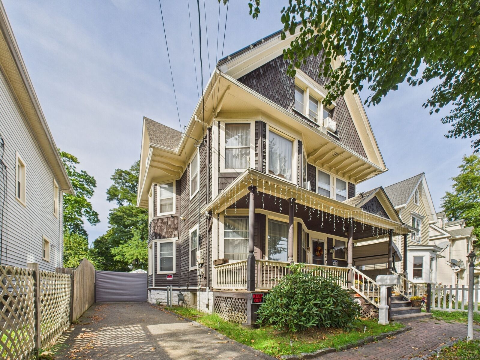 Property Photo:  220 Black Rock Avenue  CT 06605 