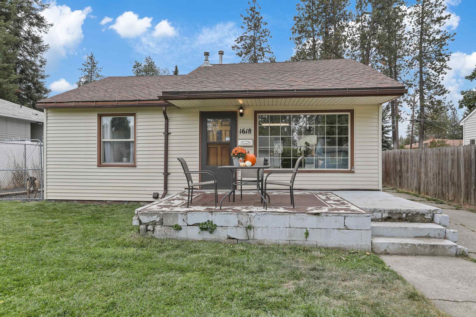 Property Photo:  1618 E 40th Ave  WA 99203 