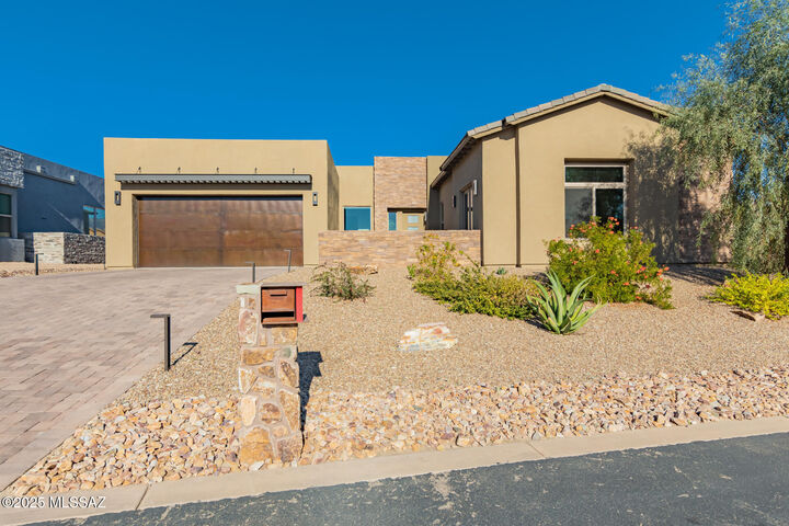 Property Photo:  14184 N Hidden Enclave Place  AZ 85755 