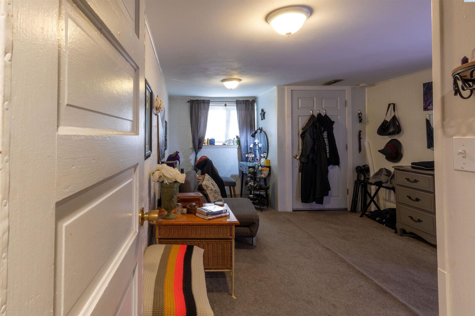 Property Photo: 803 Alvarado Terrace WA 99362