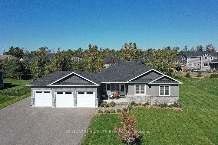 Property Photo:  51 Cheslock Crescent  ON L3V 8N8 