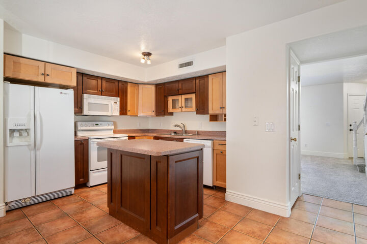 Property Photo:  684 W Buena Vista #202  UT 84780 
