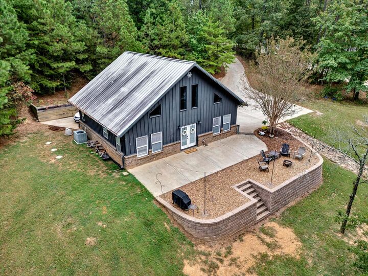 Property Photo: 210 County Rd 479 AL 35077