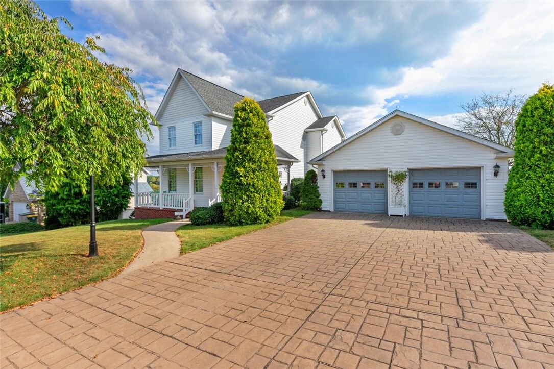Property Photo: 522 Skyline Drive PA 15012