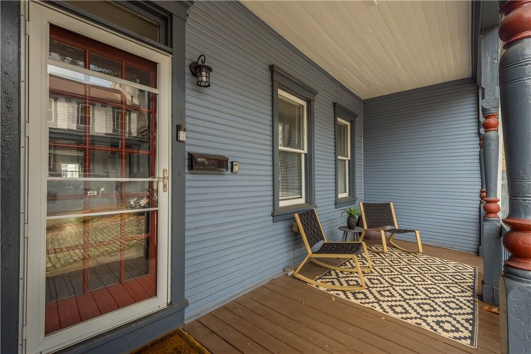 Property Photo:  1207 Linden Pl  PA 15212 