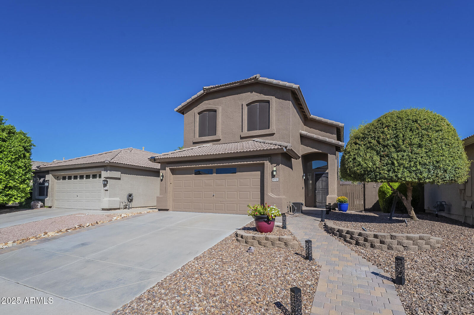 Property Photo:  4718 E Silverwood Drive  AZ 85048 