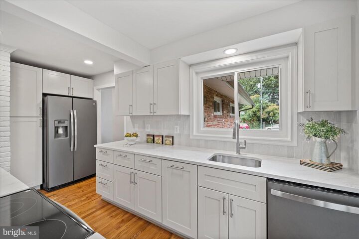 Property Photo: 10005 Spring Lake Terrace VA 22030