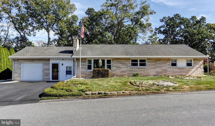 Property Photo:  24 Arwin Drive  PA 17036 