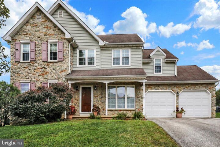 74 Apple Blossom Drive  Lancaster PA 17602 photo