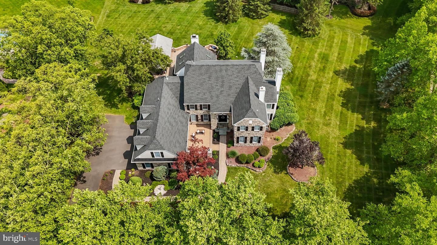 Property Photo: 4605 Twinbrook Circle PA 18902