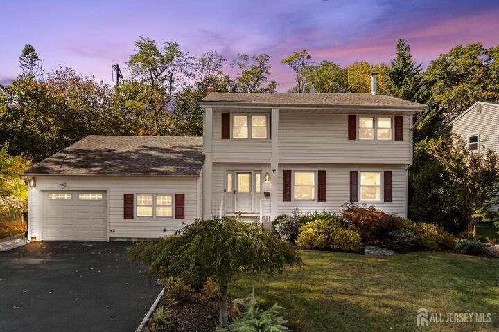 14 Mayling Court  Edison NJ 08837 photo