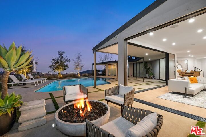 Property Photo:  8545 Charl Ln  CA 90046 