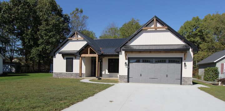 Property Photo: 2599 Apple Valley Drive OH 43028