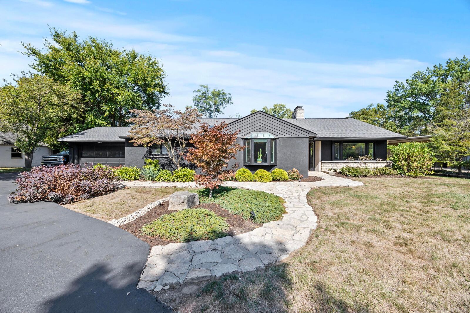 Property Photo: 718 Highland Drive OH 43214