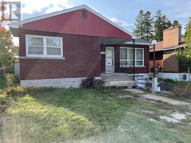 Property Photo:  1274 Woodroffe Avenue  ON K2C 2T6