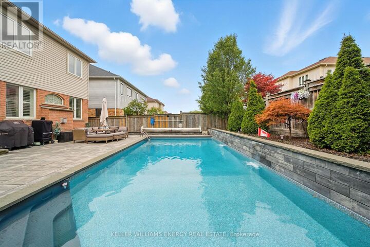 Property Photo:  26 Kersey Crescent  ON L1E 0A5 