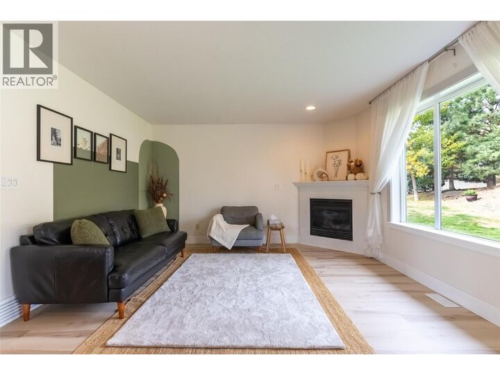 Property Photo:  1940 Hillside Drive 30  BC V2E 2T3 