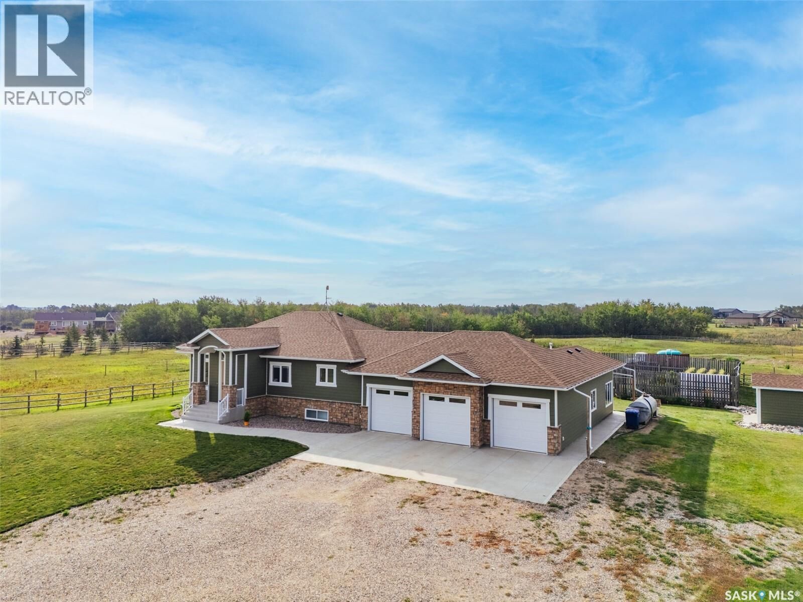 Property Photo: 118 Louise Crescent SK S7A 0A9