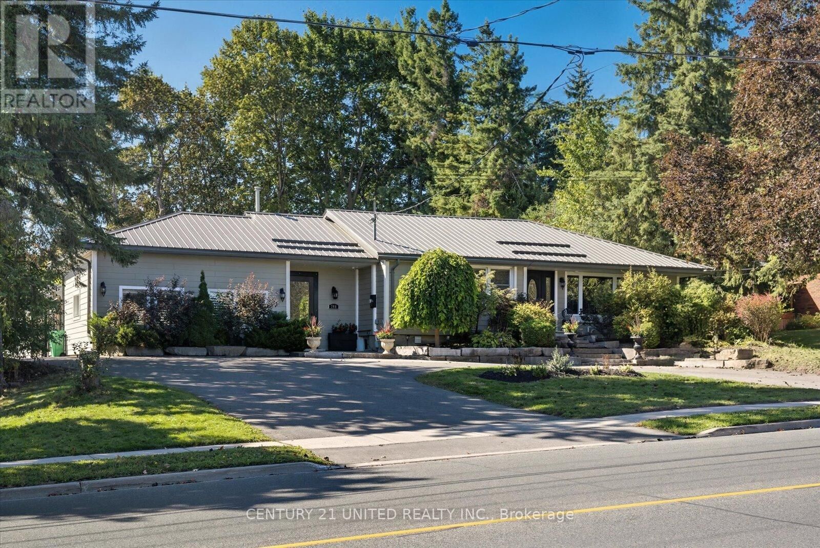 Property Photo: 749 Spillsbury Drive ON K9K 1K9