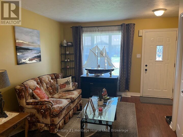Property Photo: 2-302 Park Street West 2 ON N0G 1R0