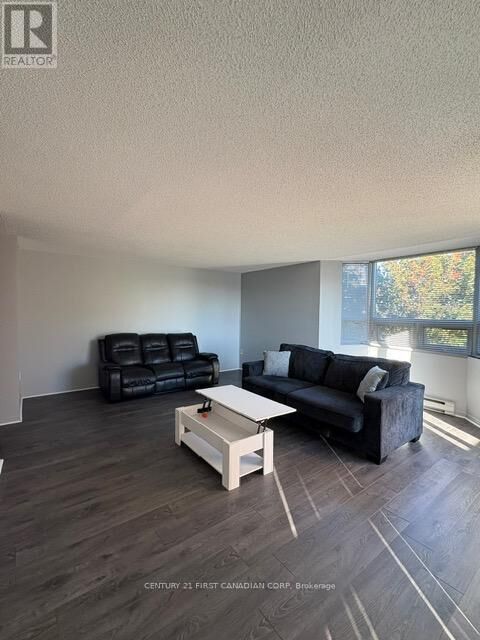 Property Photo:  77 Baseline Road 501  ON N6J 1V5 