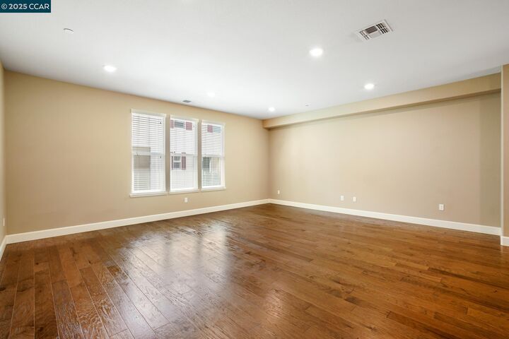 Property Photo:  4016 Windsor Way  CA 94568 