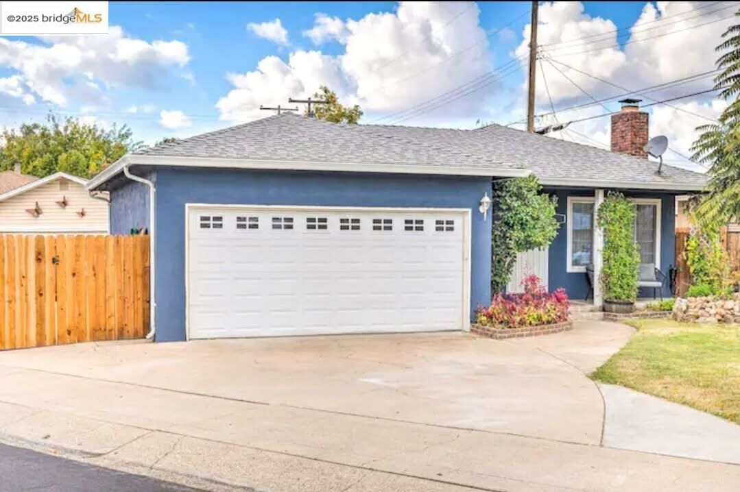 Property Photo:  419 Matthew Plz  CA 95240