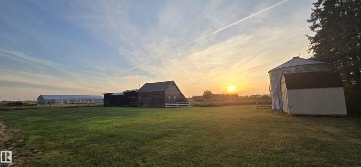 Property Photo:  15205 Twp 522  AB T9C 1S6 