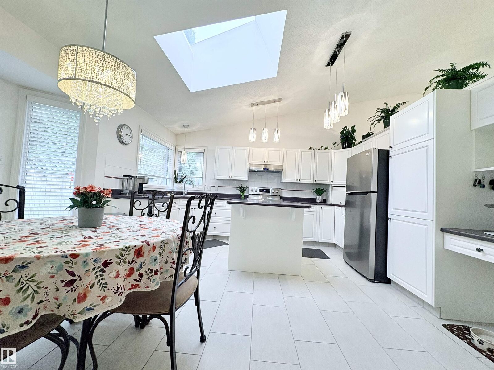 Photo de la propriété: 75 Woodside Crescent AB T7X 3E6