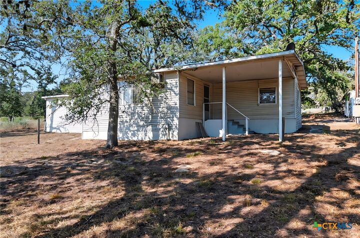Property Photo:  780 Oak Tree Road  TX 78155 