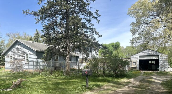 Property Photo:  10185 99th Street SE  ND 58474 