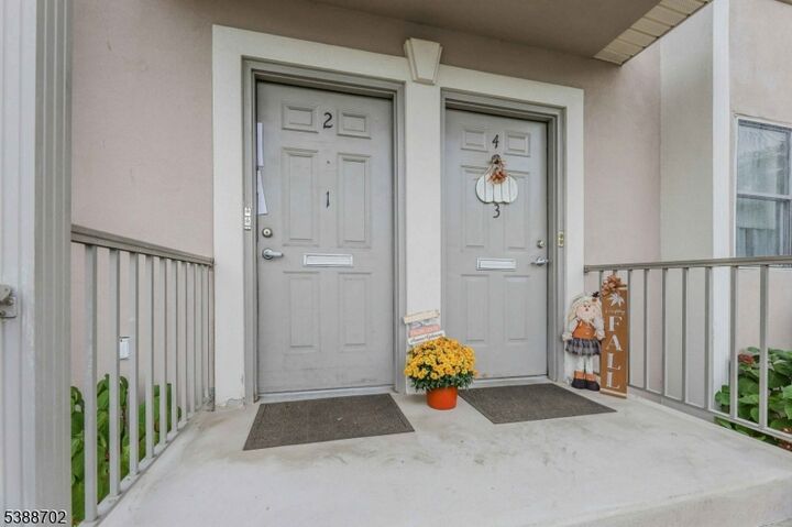 Property Photo:  485 Saddle River Rd 1  NJ 07663 