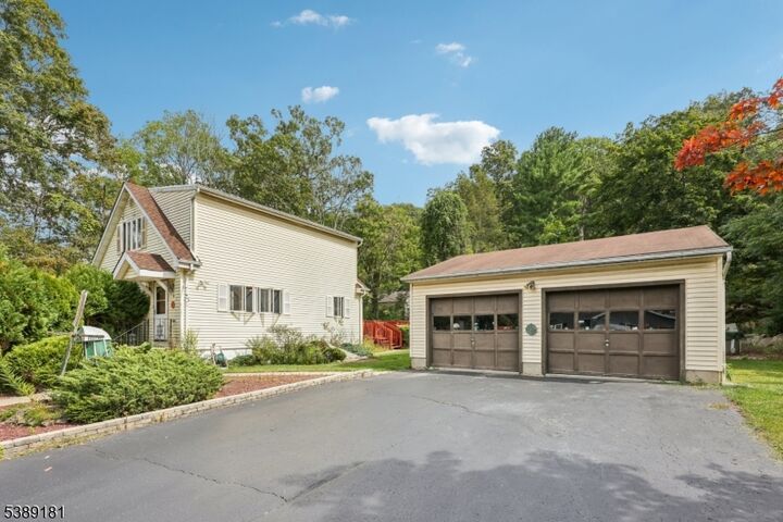 23 Oriole Rd  Jefferson Twp. NJ 07438 photo