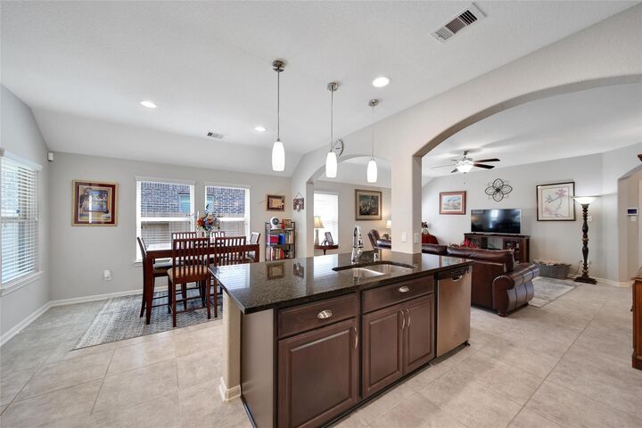 Property Photo:  214 Pleasant Hill Way  TX 77304 