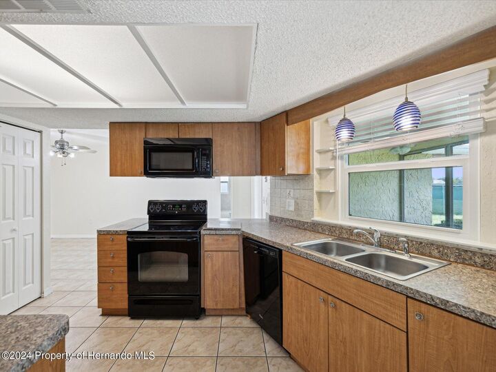 Property Photo:  5407 Ashland Drive  FL 34606 