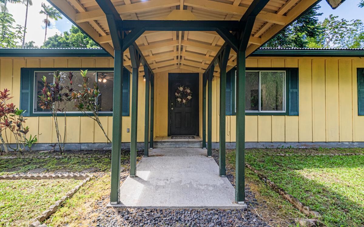 Property Photo:  13-3548 Alapai St  HI 96778 