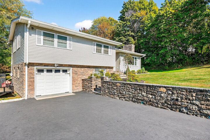 Property Photo: 301 Balmville Lane NY 12550