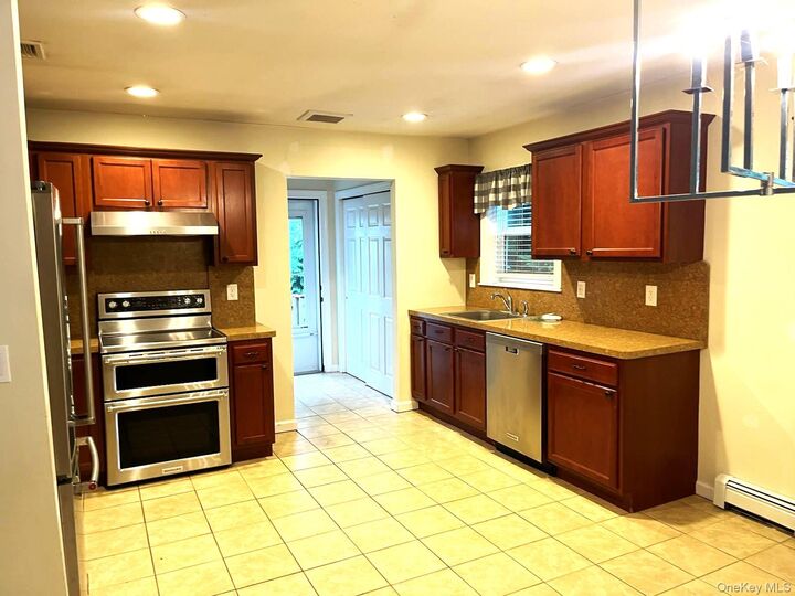 Property Photo:  196 Beaver Drive  NY 11951 
