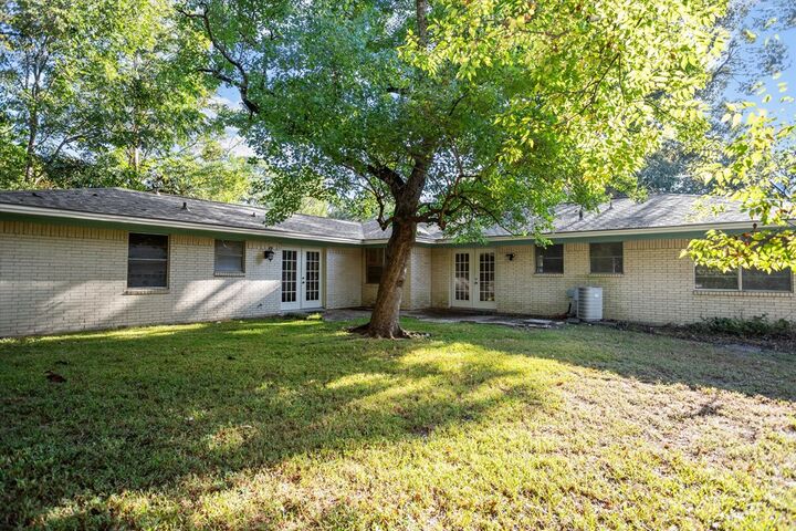 Property Photo:  301 Cunningham Drive  TX 75901 