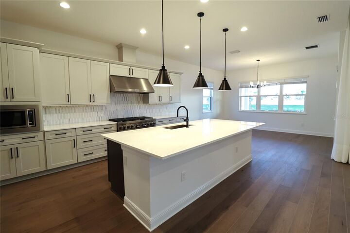 Property Photo:  9360 Santorini Drive  FL 32827 