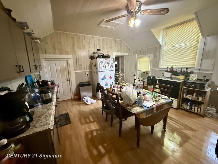 Property Photo:  710 Chesaning Street  MI 48655 
