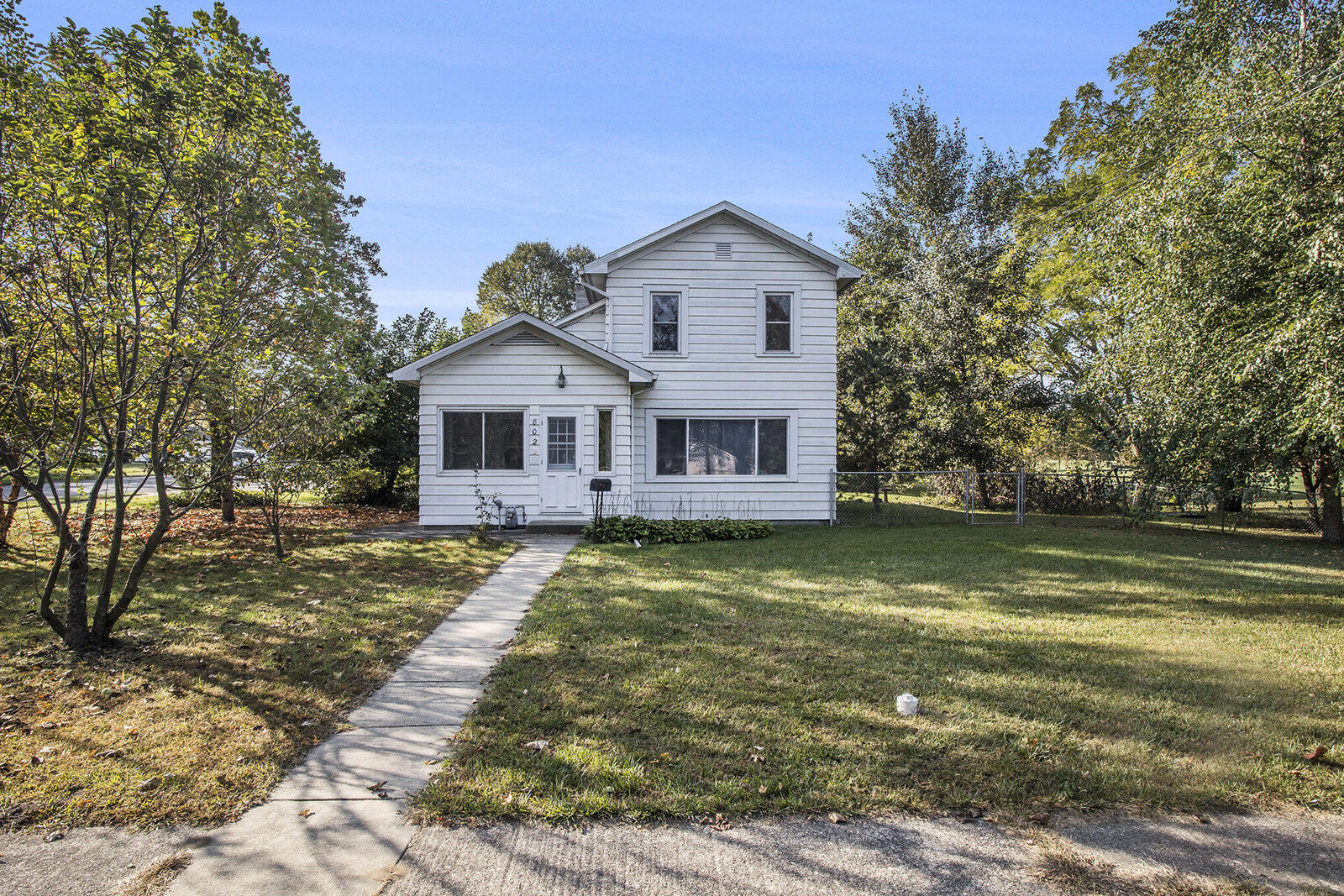 Property Photo: 802 E Michigan Avenue E MI 49014