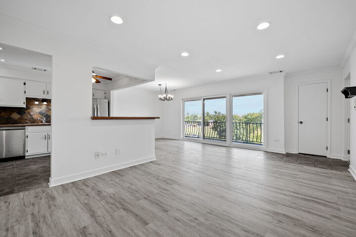 Property Photo: 9750 Ravinia Lane 303 IL 60462